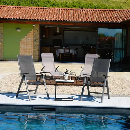 Il Casotto Nelle Langhe 4*