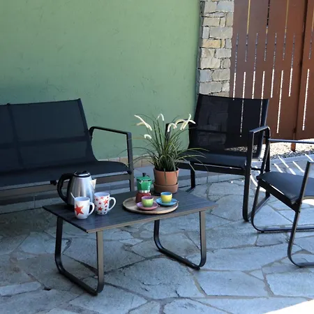 فندق مبيت وإفطار Il Casotto Nelle Langhe Farigliano