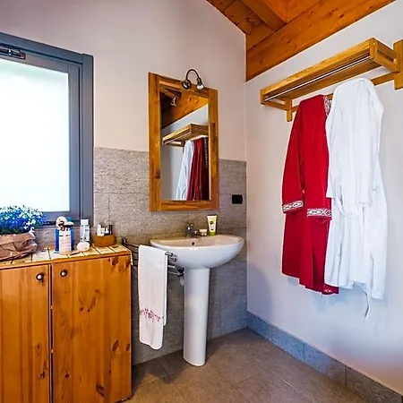 Bed & Breakfast Il Casotto Nelle Langhe 4*
