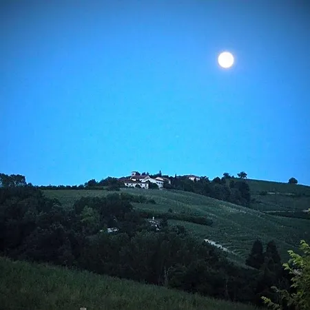 Il Casotto Nelle Langhe Bed & Breakfast